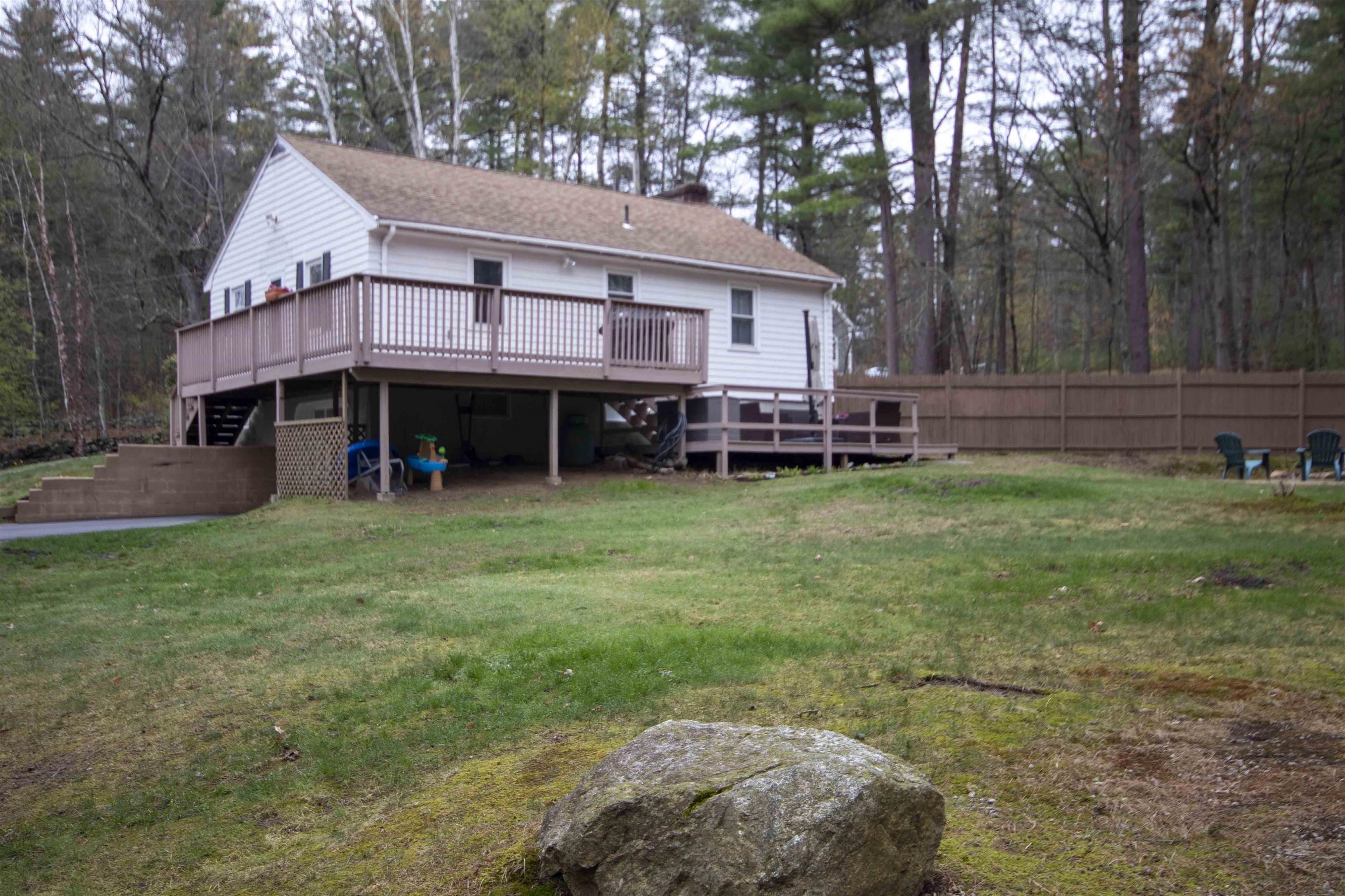 17 Gulf Road Derry, NH 03038 - Photo 22 of 26