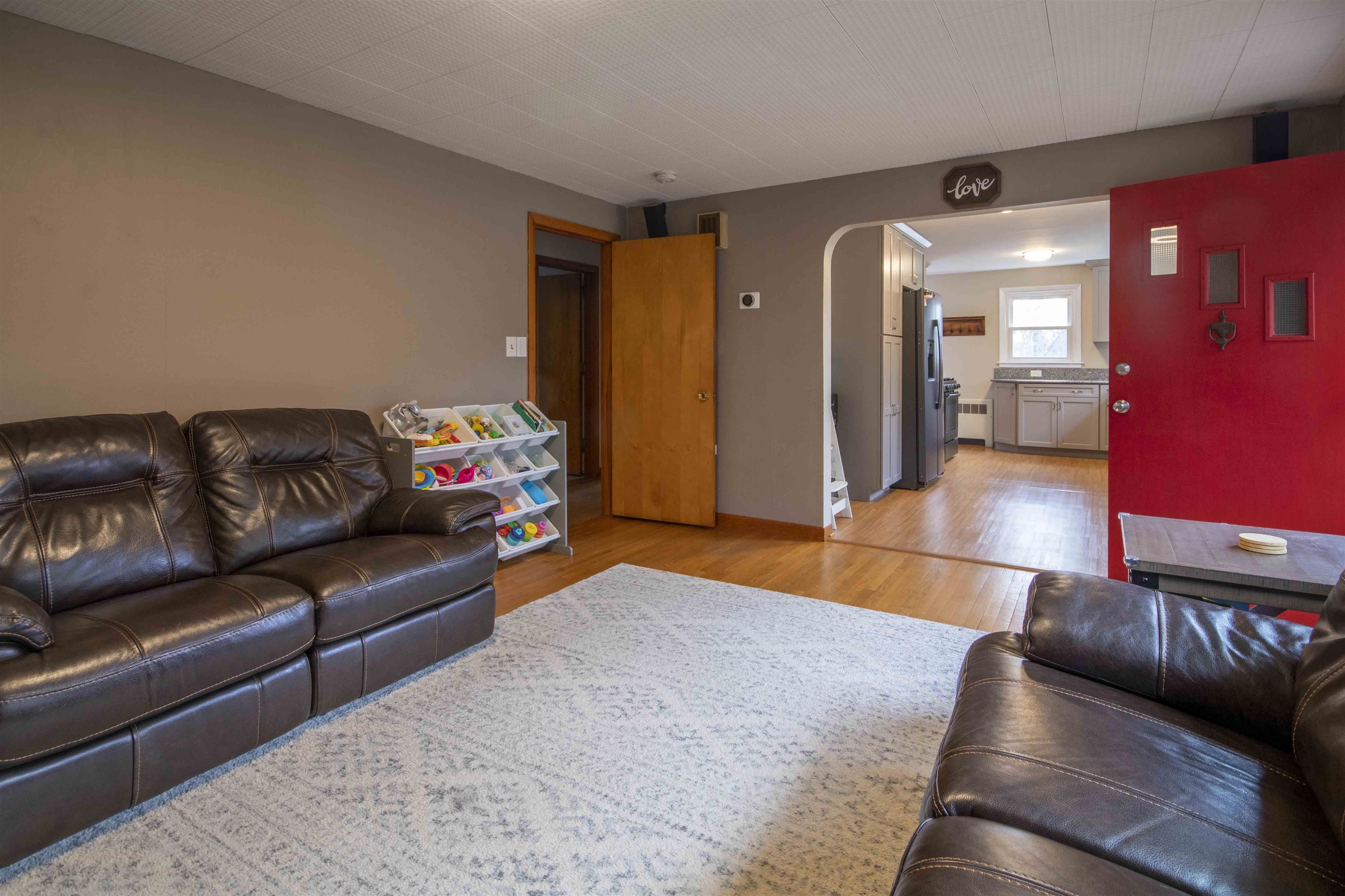 17 Gulf Road Derry, NH 03038 - Photo 9 of 26