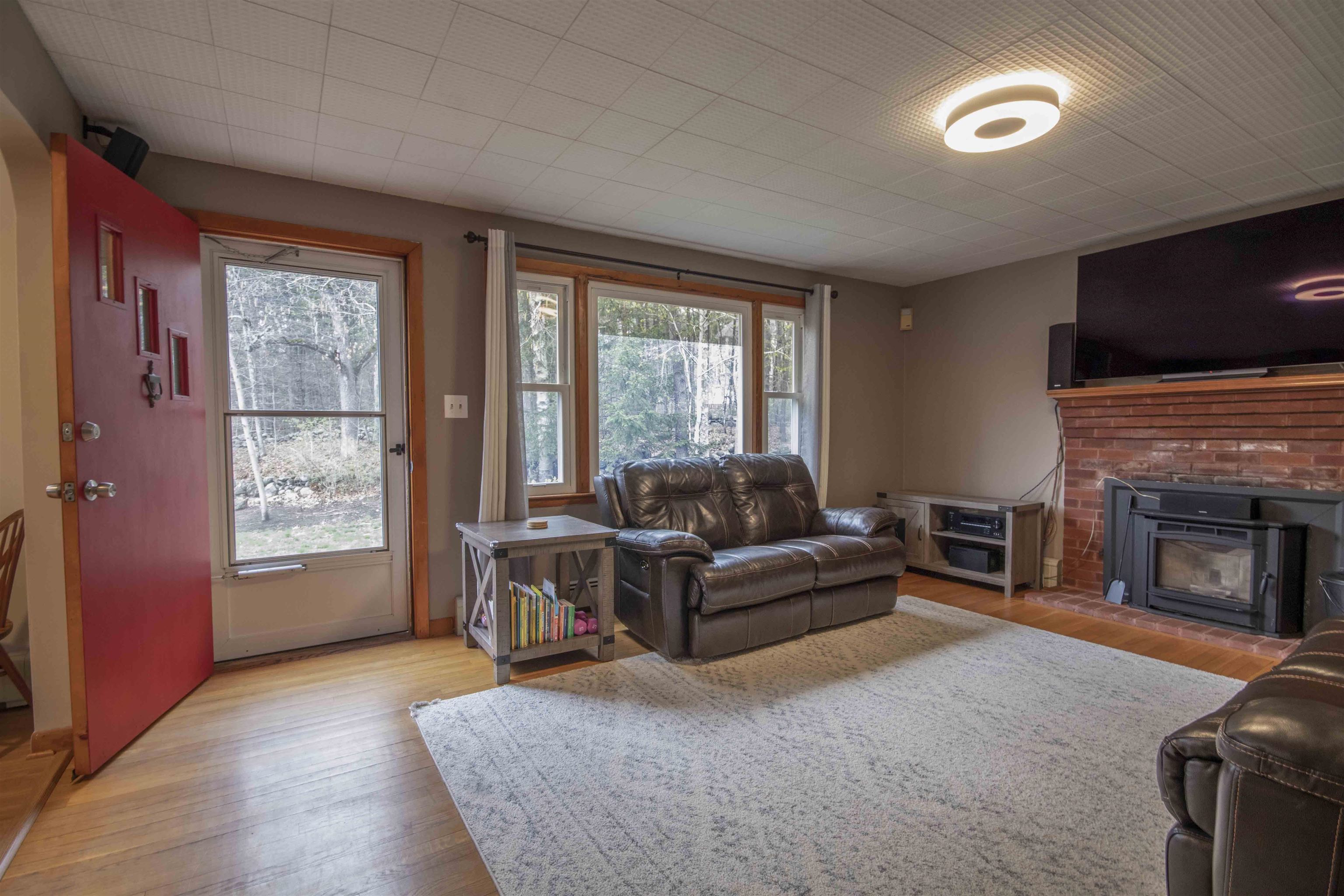 17 Gulf Road Derry, NH 03038 - Photo 10 of 26