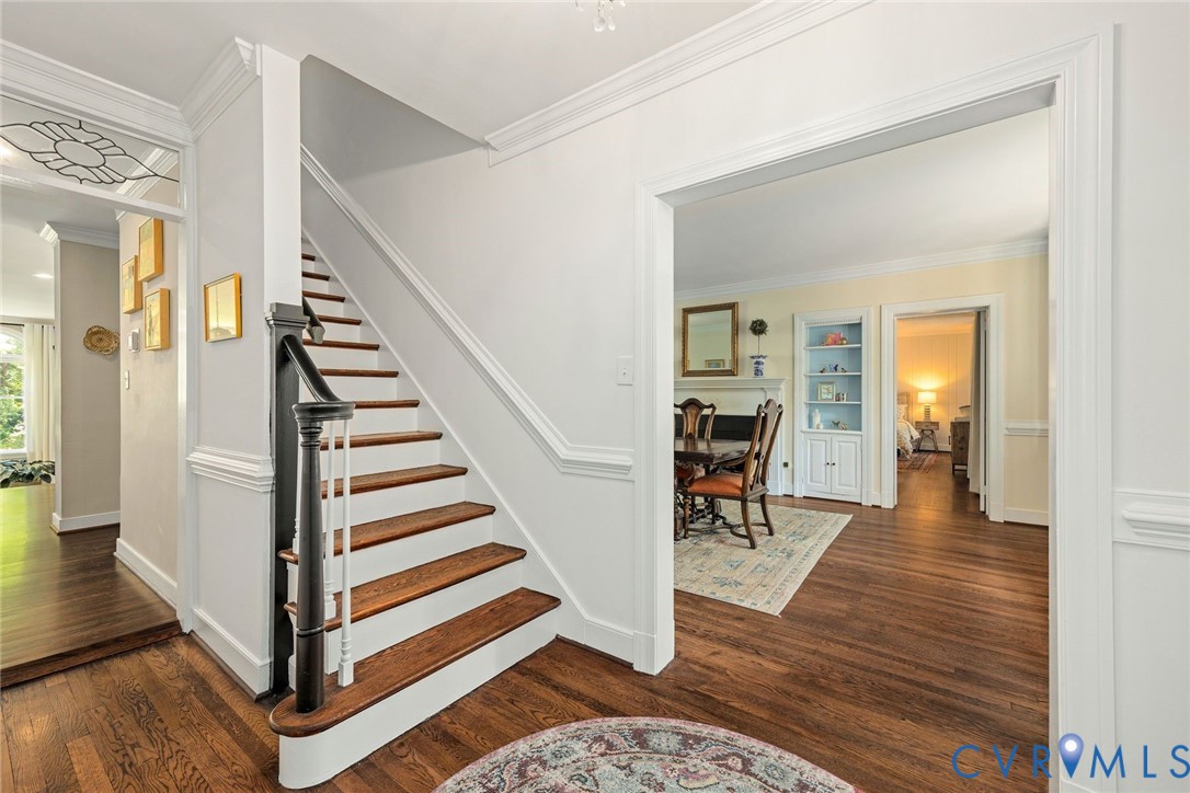 17 Bridgeway Road Richmond, VA 23226 - Photo 2 of 38 Entrance Hall with hardwood floors that extend thr