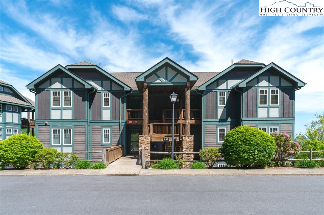 942 Ridge Haven Parkway, Unit R1222 Banner Elk, NC 28604 - Photo 2 of 43 Gallery Image 2