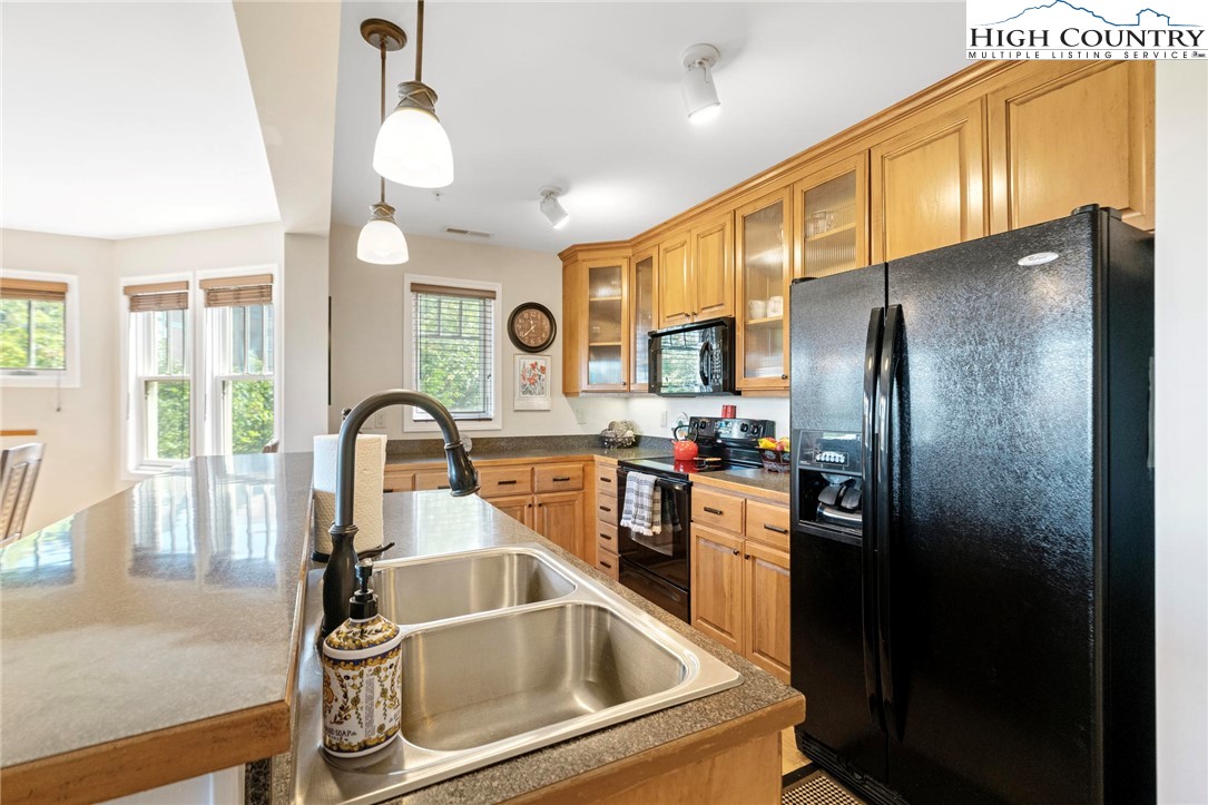 942 Ridge Haven Parkway, Unit R1222 Banner Elk, NC 28604 - Photo 9 of 43 Gallery Image 9