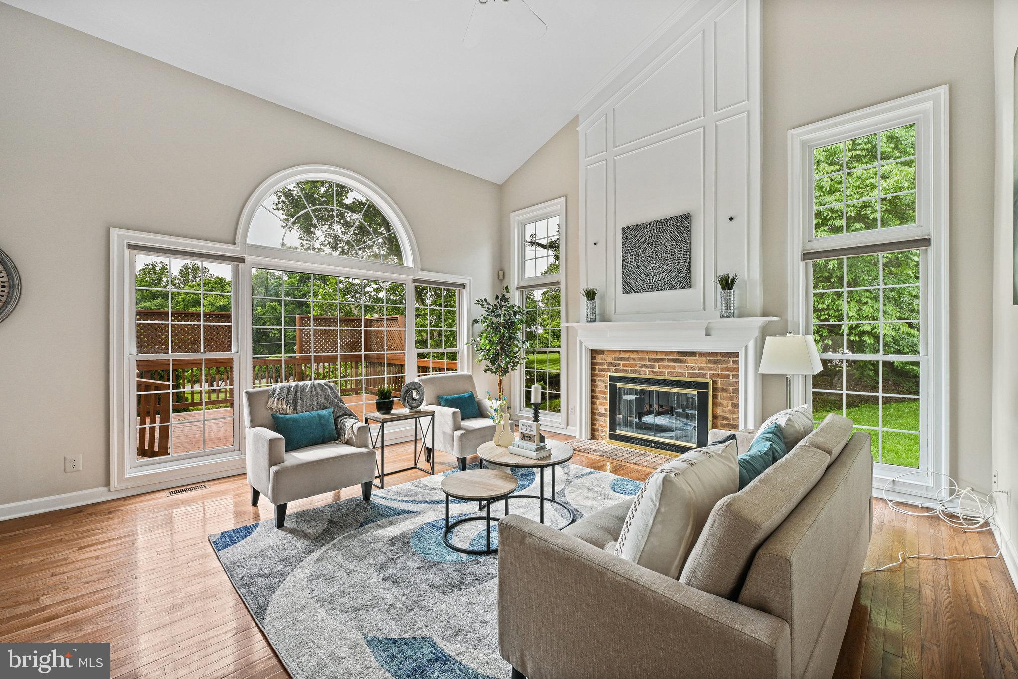 9700 Hidden Valley Road Vienna, VA 22181 - Photo 8 of 36 Spacious light-filled great room