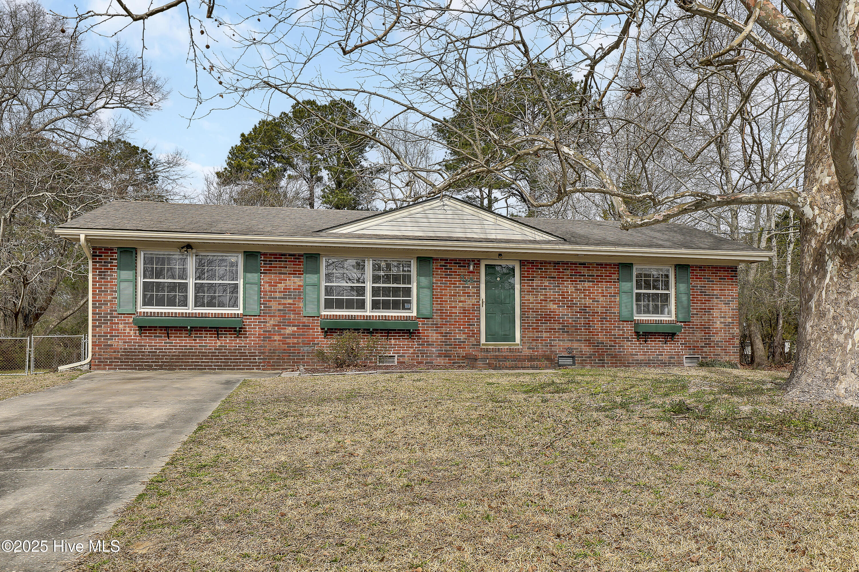 325 Sterling Road Jacksonville, NC 28546 - Photo 5 of 36 6G8A2160