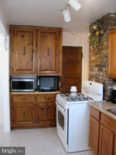 18 Eastship Road Dundalk, MD 21222 - Photo 1 of 29 Kitchen