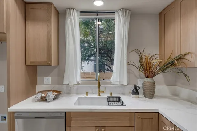 $699,000 | 520 East 8th Street, Corona, CA 92879