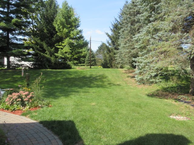 69419 Saxon Drive Romeo, MI 48065 - Photo 3 of 44 31330621-2.JPG