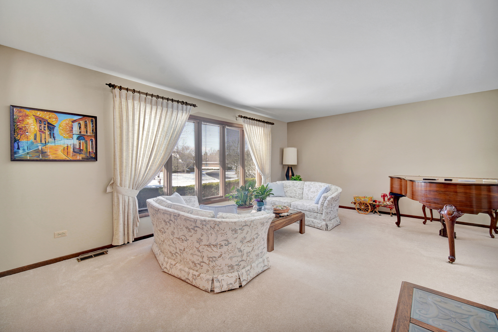 900 St Andrews Way Frankfort, IL 60423 - Photo 6 of 22 a living room with furniture and a large window