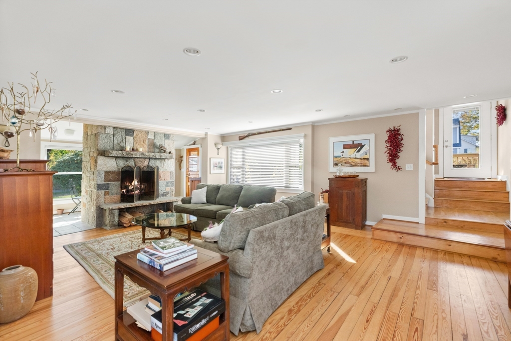 19 Riverside Road Gloucester, MA 01930 - Photo 8 of 39 Gallery Image 8
