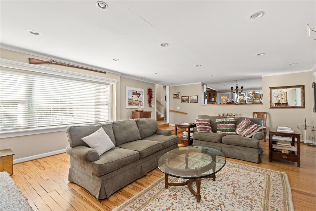 19 Riverside Road Gloucester, MA 01930 - Photo 10 of 39 Gallery Image 10
