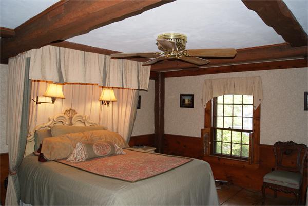 6 Castle Road Westford, MA 01886 - Photo 7 of 19 Gallery Image 7