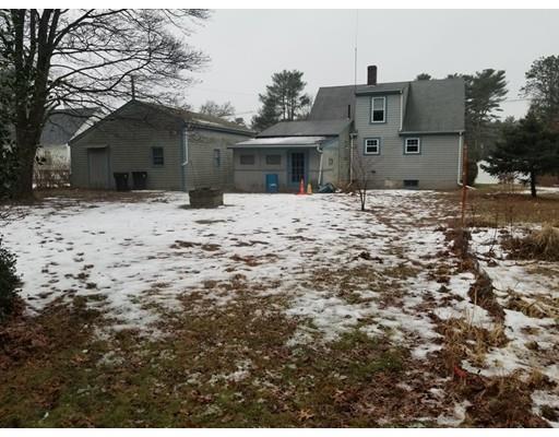 475 Reed Road Dartmouth, MA 02747 - Photo 4 of 21 a view of a house with a yard
