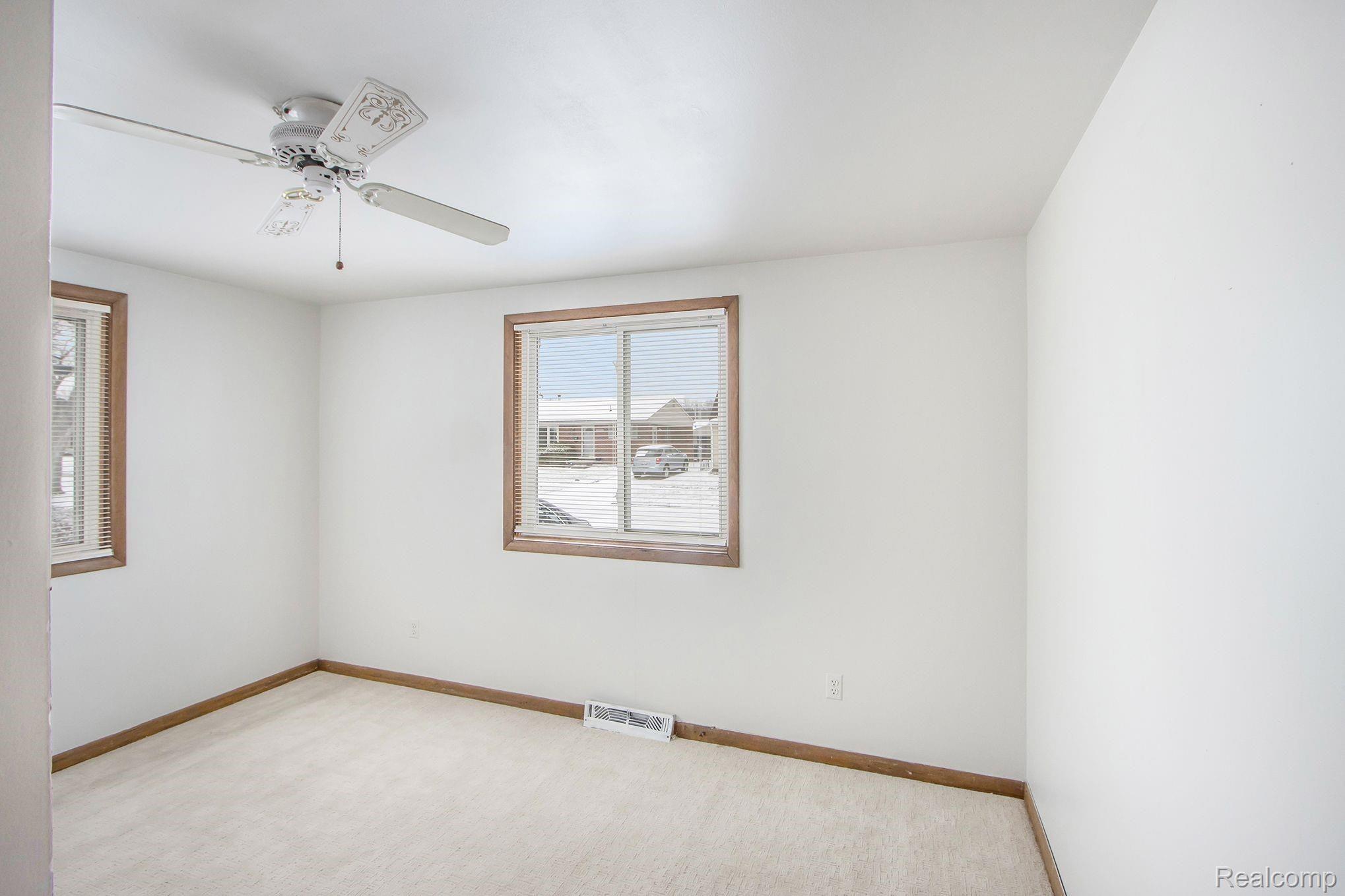 3650 Farnum Inkster, MI 48141 - Photo 6 of 27 GbvdeAjg - Copy.jpeg
