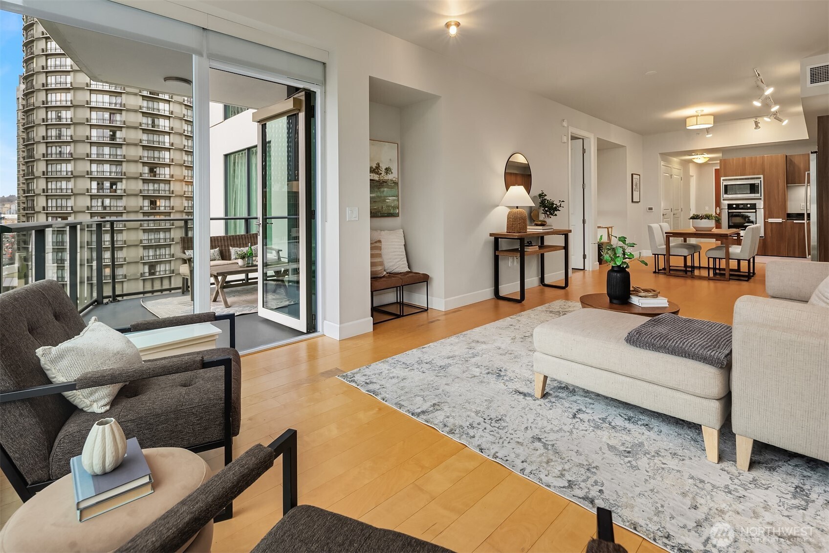 1920 4th Avenue, Unit 812 Seattle, WA 98101 - Photo 13 of 39