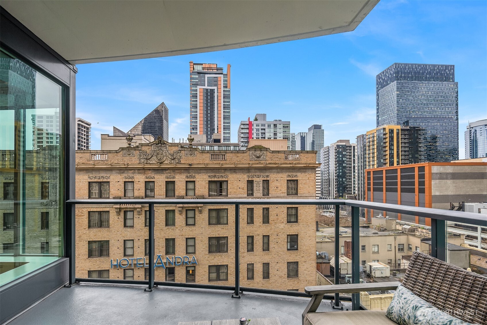 1920 4th Avenue, Unit 812 Seattle, WA 98101 - Photo 17 of 39