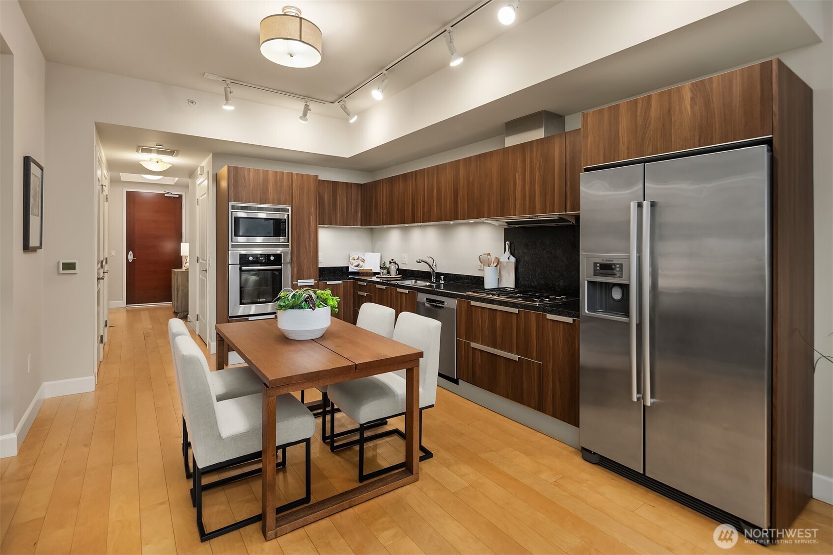 1920 4th Avenue, Unit 812 Seattle, WA 98101 - Photo 5 of 39