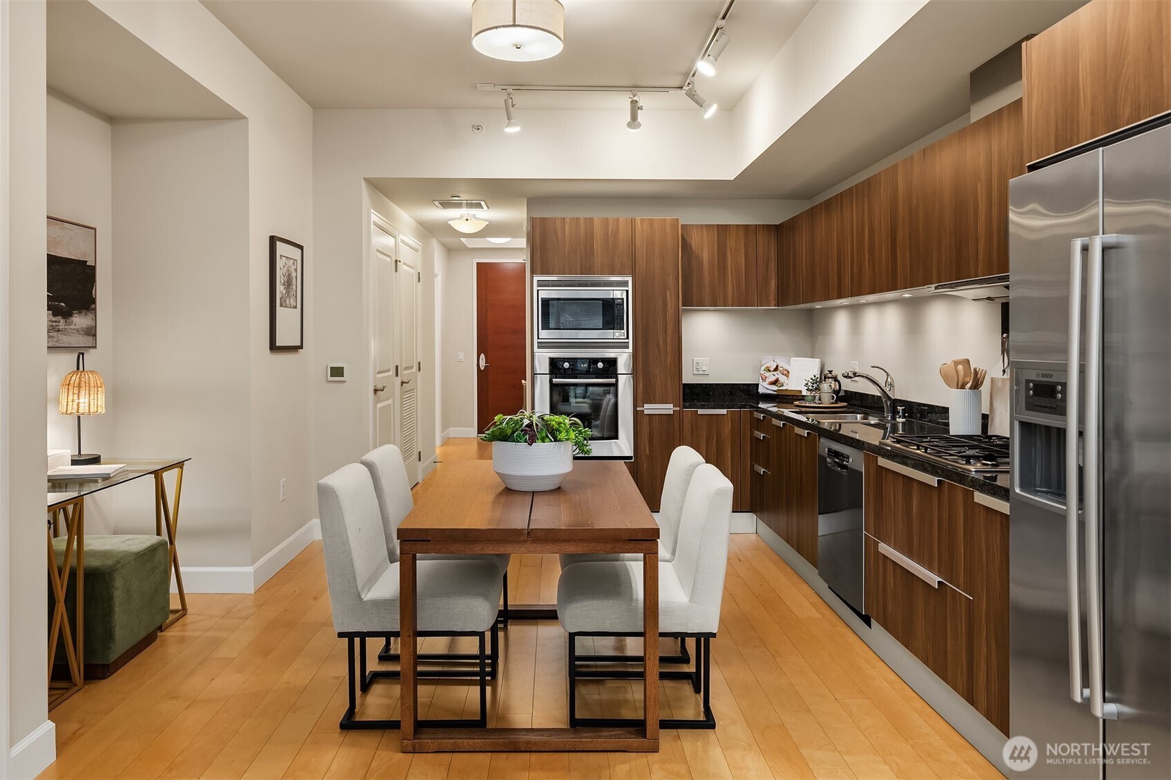 1920 4th Avenue, Unit 812 Seattle, WA 98101 - Photo 6 of 39