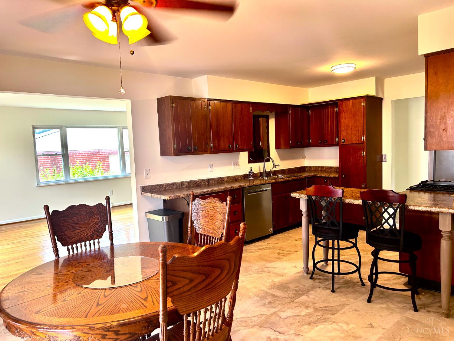 602 Waycross Road Forest Park, OH 45240 - Photo 8 of 29