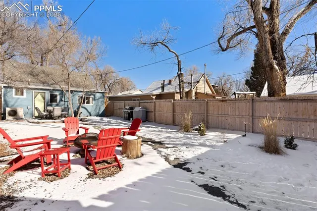 a street sign on the side of the road
