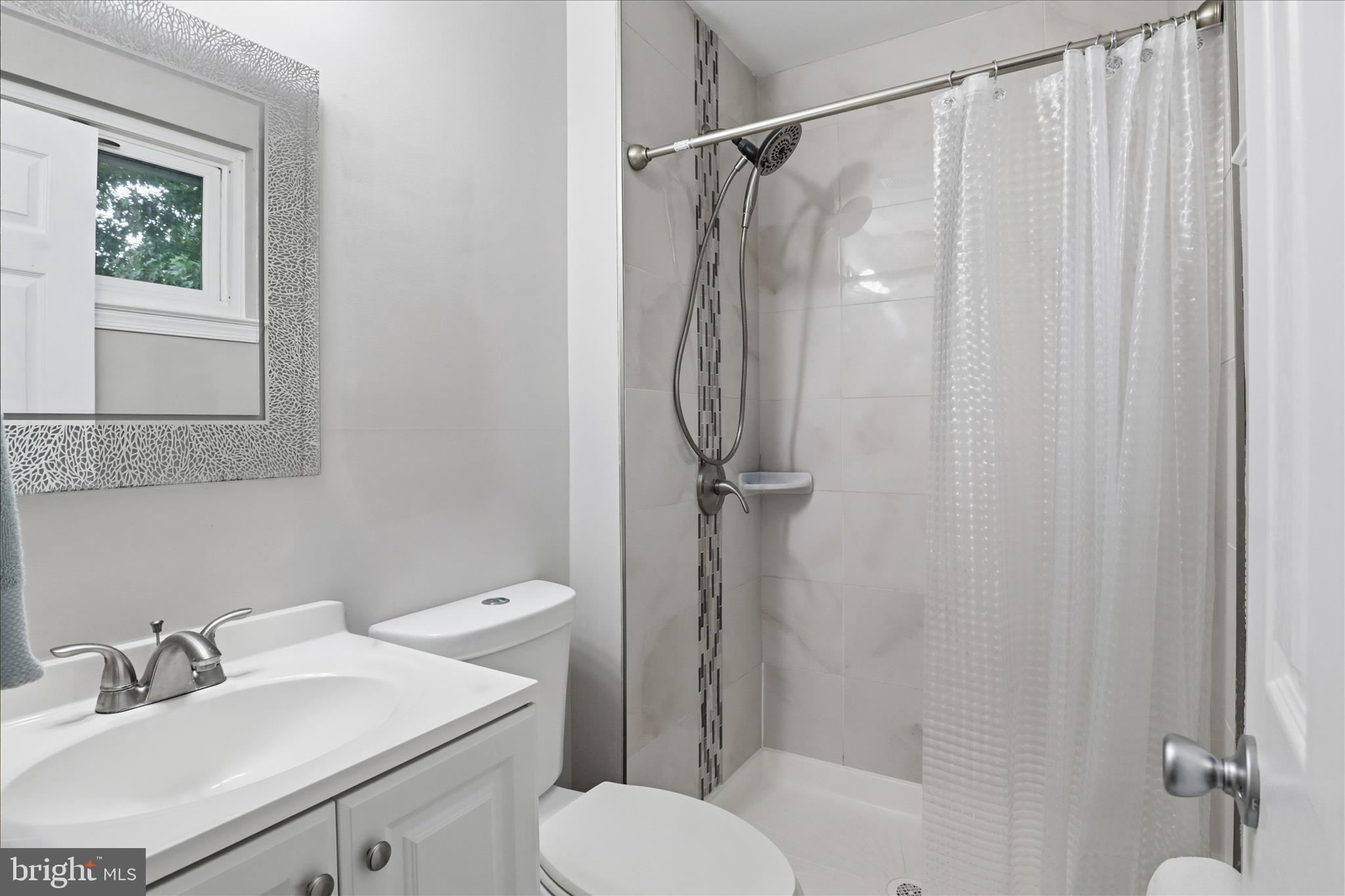 6809 Rolling Road Springfield, VA 22152 - Photo 25 of 50