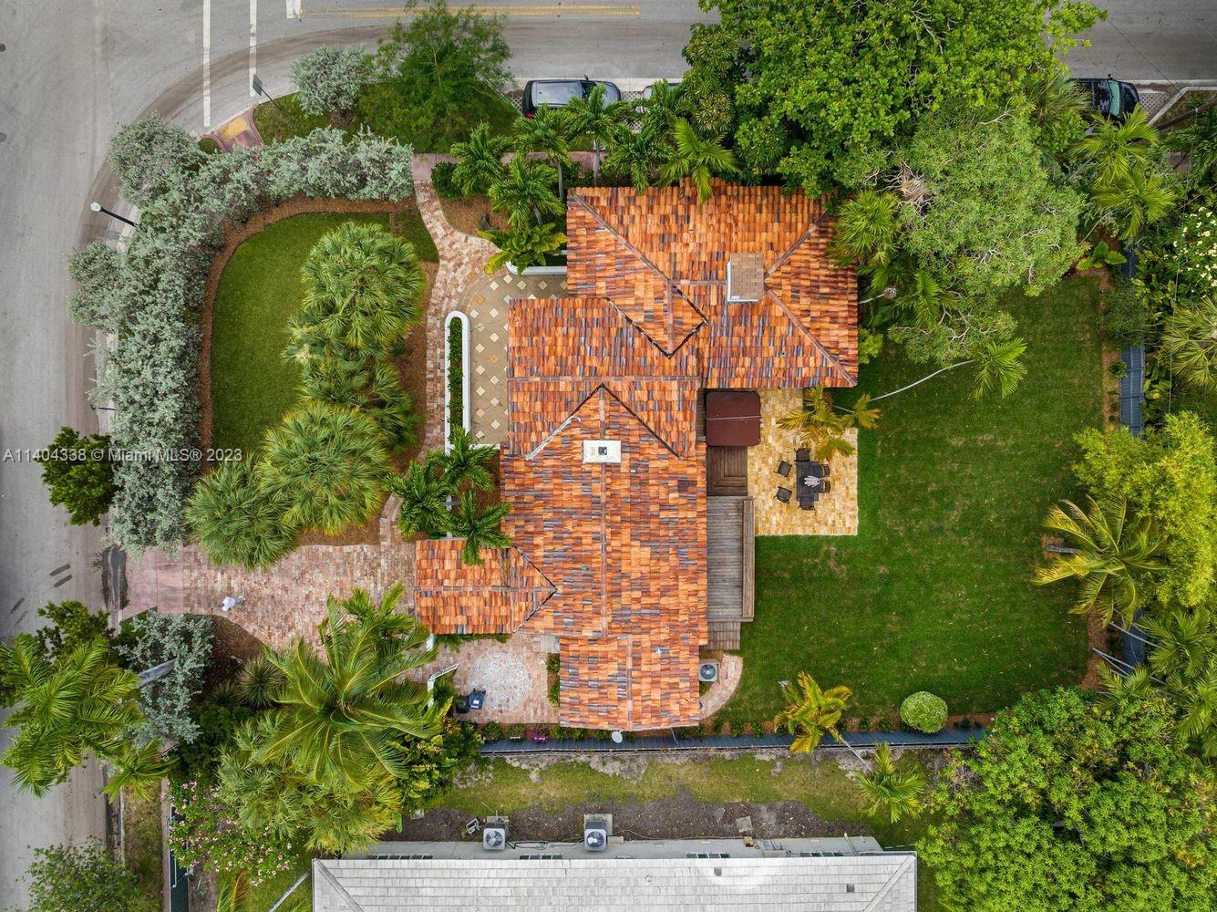 2500 Flamingo Drive Miami Beach, FL 33140 - Photo 3 of 27 an aerial view of a house