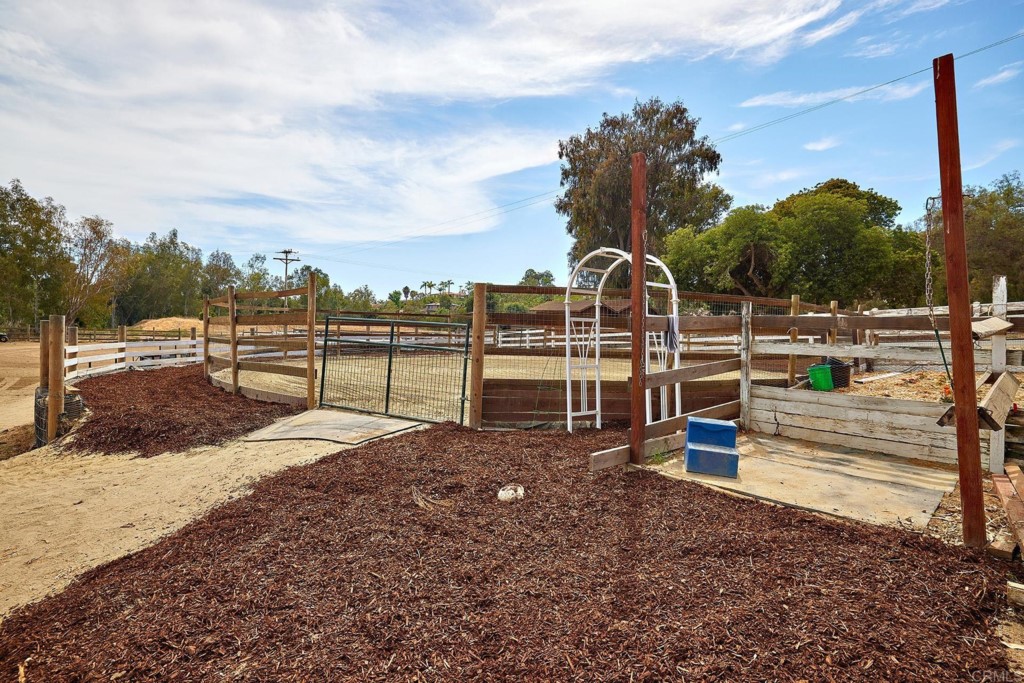2931 Lone Jack Road Encinitas, CA 92024 - Photo 36 of 40 a view of outdoor space with seating