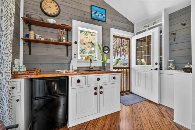 $1,995,000 | 106 5th Avenue, St. Pete Beach, FL 33706