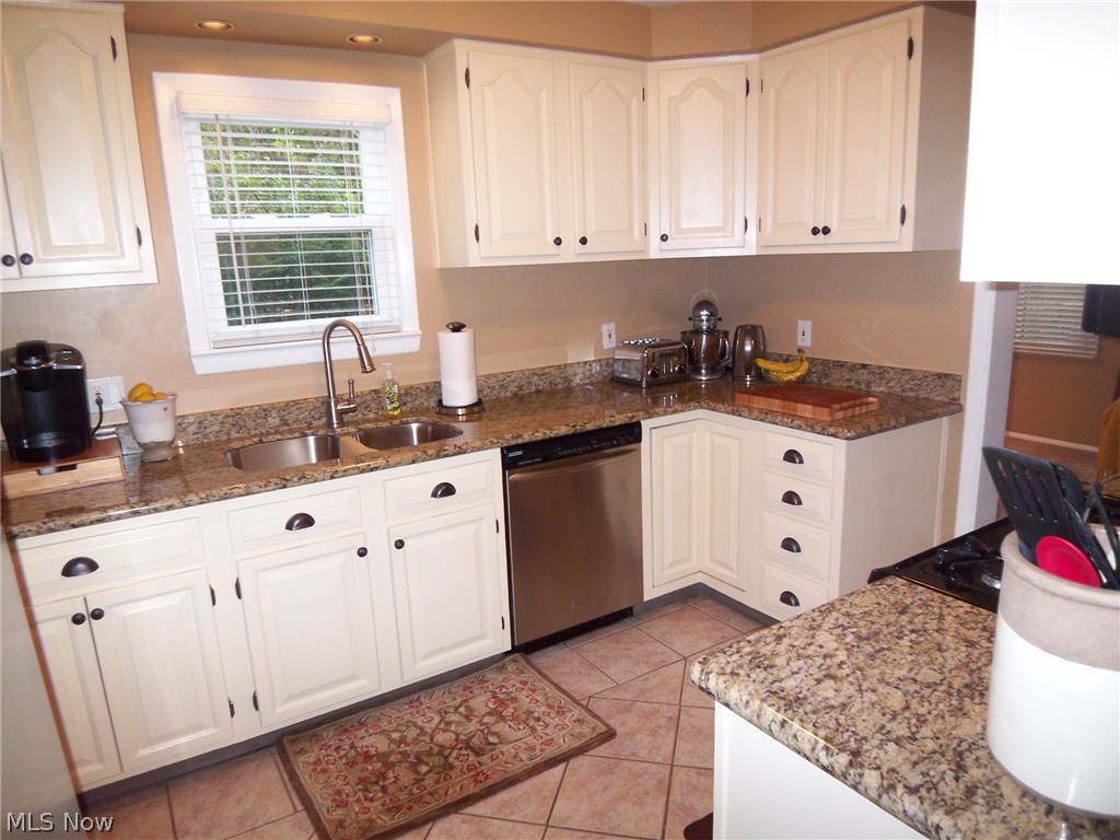 1393 Haverston Road Lyndhurst, OH 44124 - Photo 8 of 24