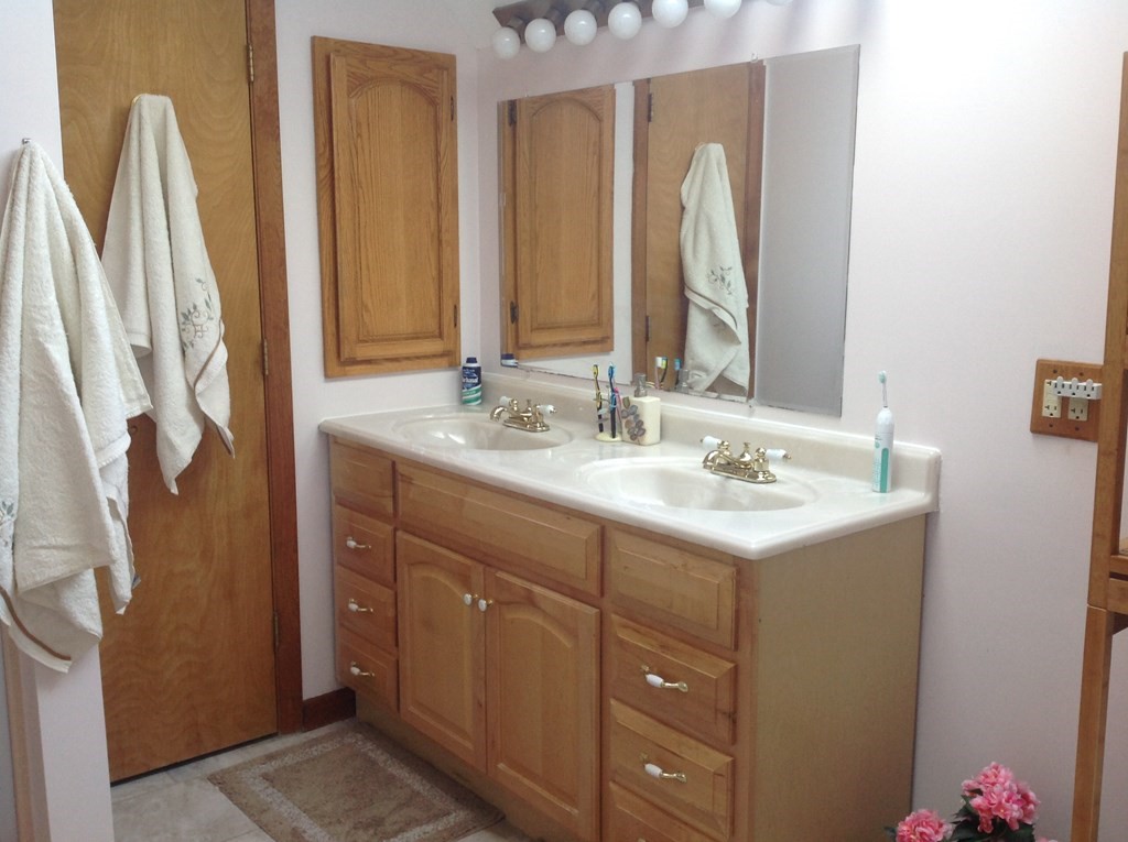 10 Cheyenne Road Worcester, MA 01606 - Photo 16 of 27 Gallery Image 16