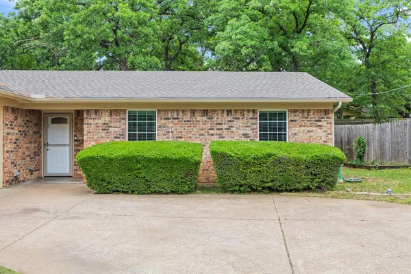 $2,500 | 1509 Terbet Lane, Fort Worth, TX 76112
