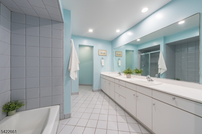 586 Stangle Road Bridgewater, NJ 08836 - Photo 31 of 50