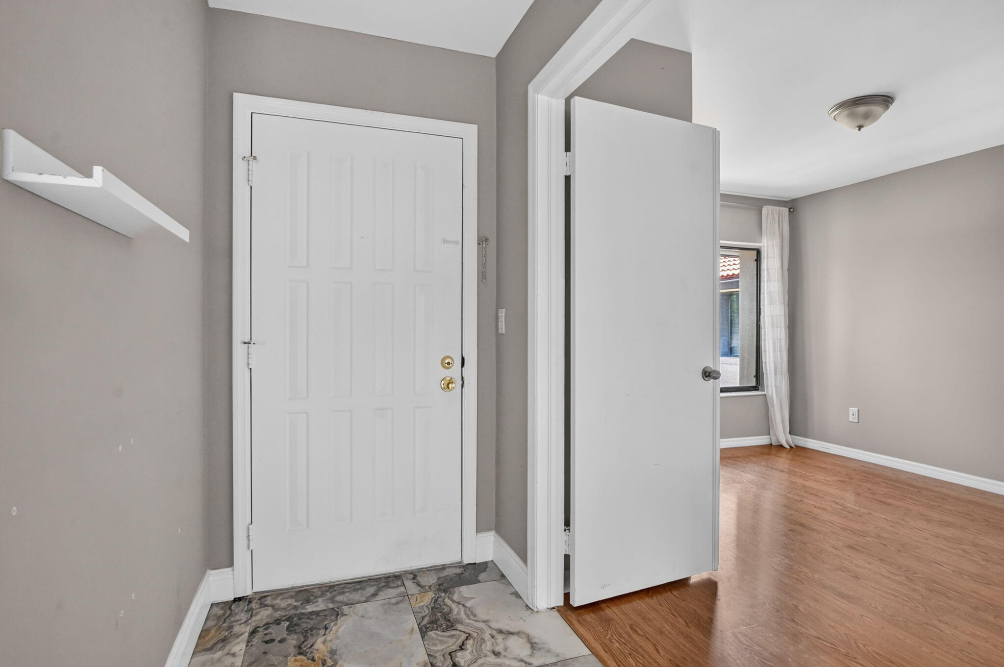 301 Club Circle, Unit 208 Boca Raton, FL 33487 - Photo 6 of 37 5-web-or-mls-DSC_3858