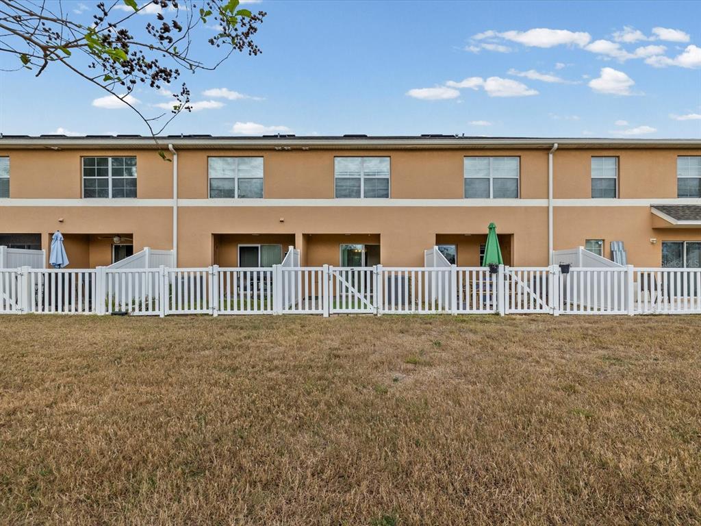 9779 Trumpet Vine Loop Trinity, FL 34655 - Photo 30 of 33 a view of a balcony