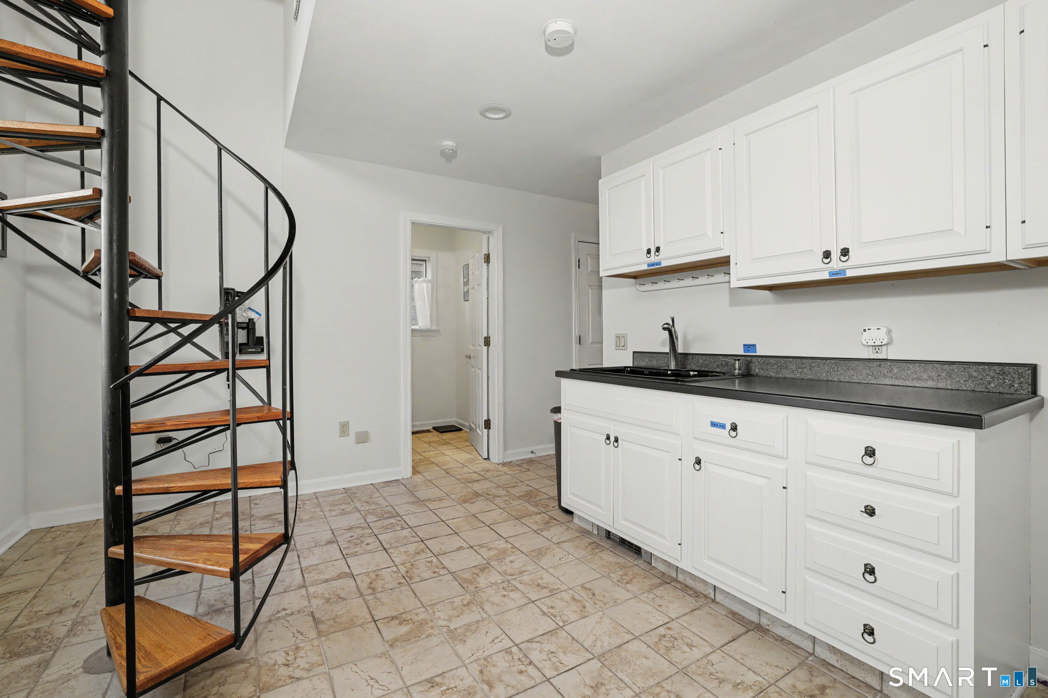 54 Shore Road Waterford, CT 06385 - Photo 9 of 39 Gallery Image 9