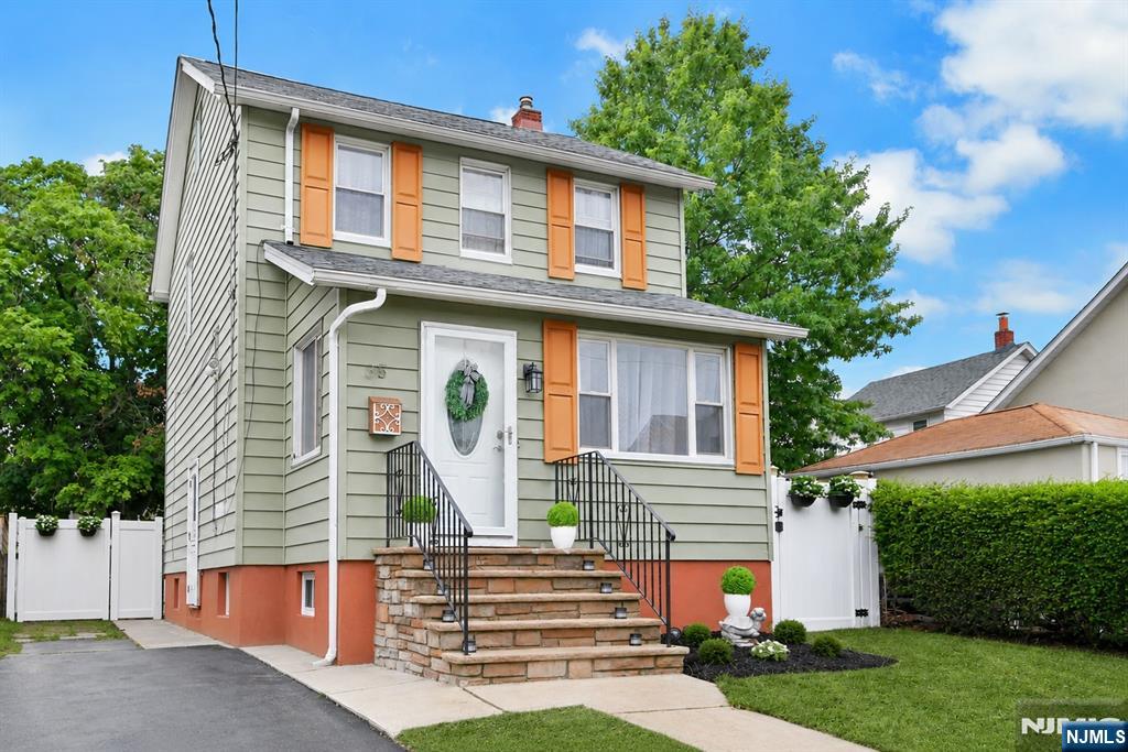 35 Colling Avenue Rochelle Park, NJ 07662 - Photo 2 of 24