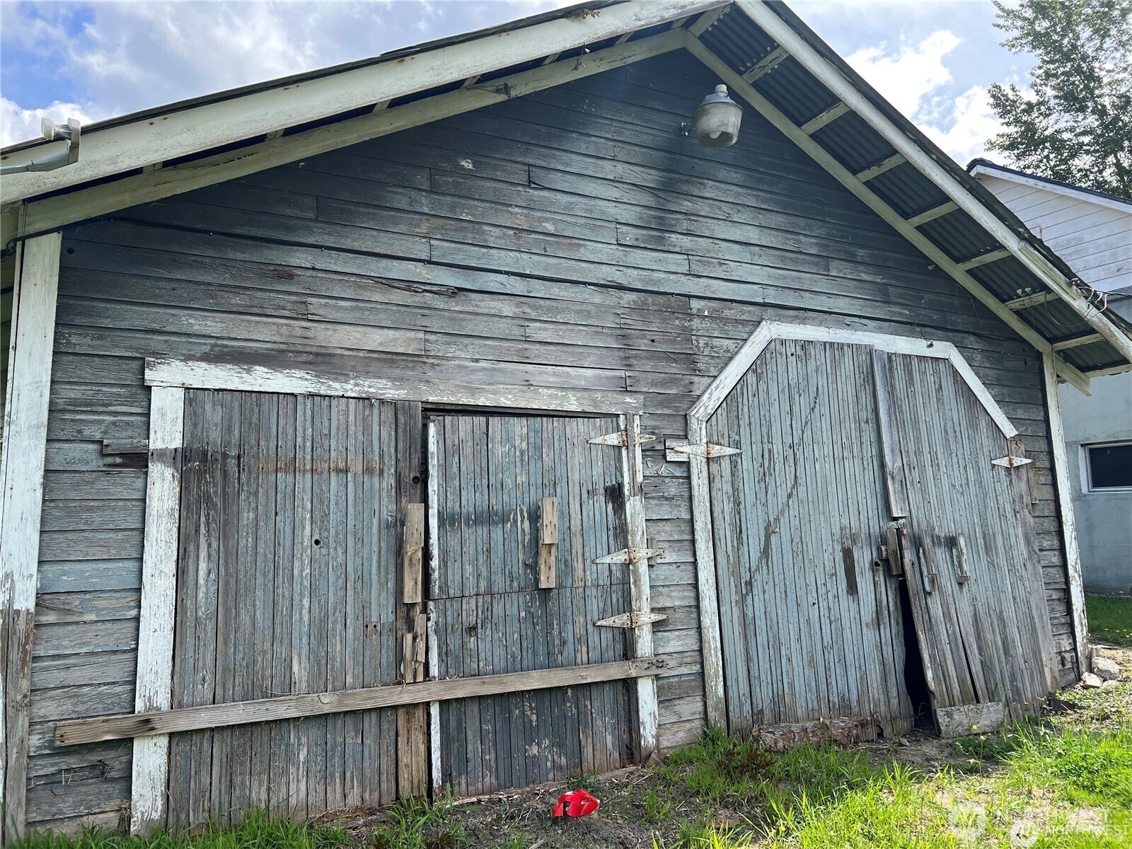 4086 Valley Highway Deming, WA 98244 - Photo 6 of 18 a view of wooden fence