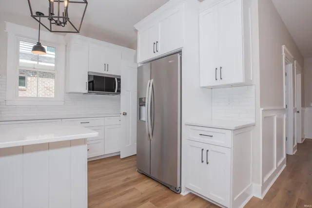 $469,900 | 18740 Roscommon Road, Evansville, IN 47725