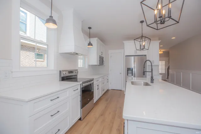 $469,900 | 18740 Roscommon Road, Evansville, IN 47725