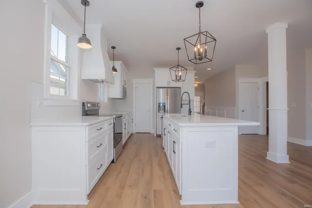 $469,900 | 18740 Roscommon Road, Evansville, IN 47725