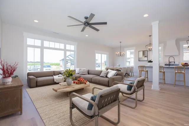 $469,900 | 18740 Roscommon Road, Evansville, IN 47725