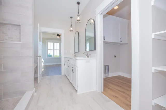 $469,900 | 18740 Roscommon Road, Evansville, IN 47725