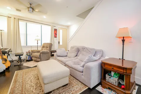 $2,600 | 2401 Crawford Street, Unit A, Houston, TX 77004