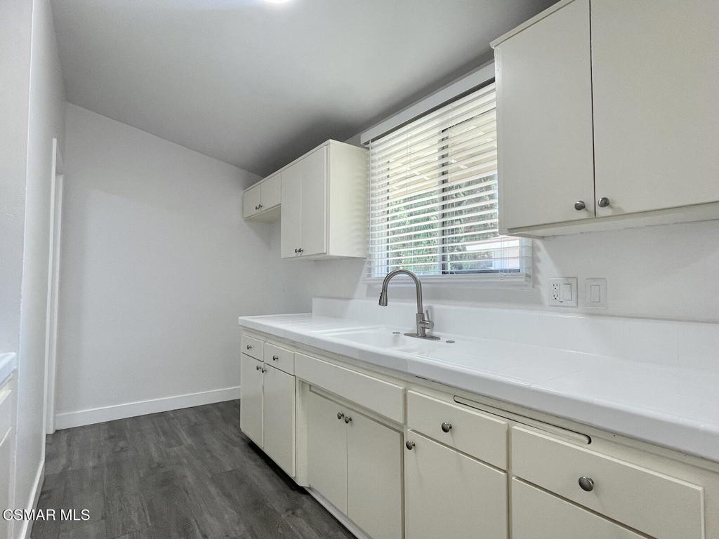 1507 Buster Street Simi Valley, CA 93065 - Photo 9 of 32