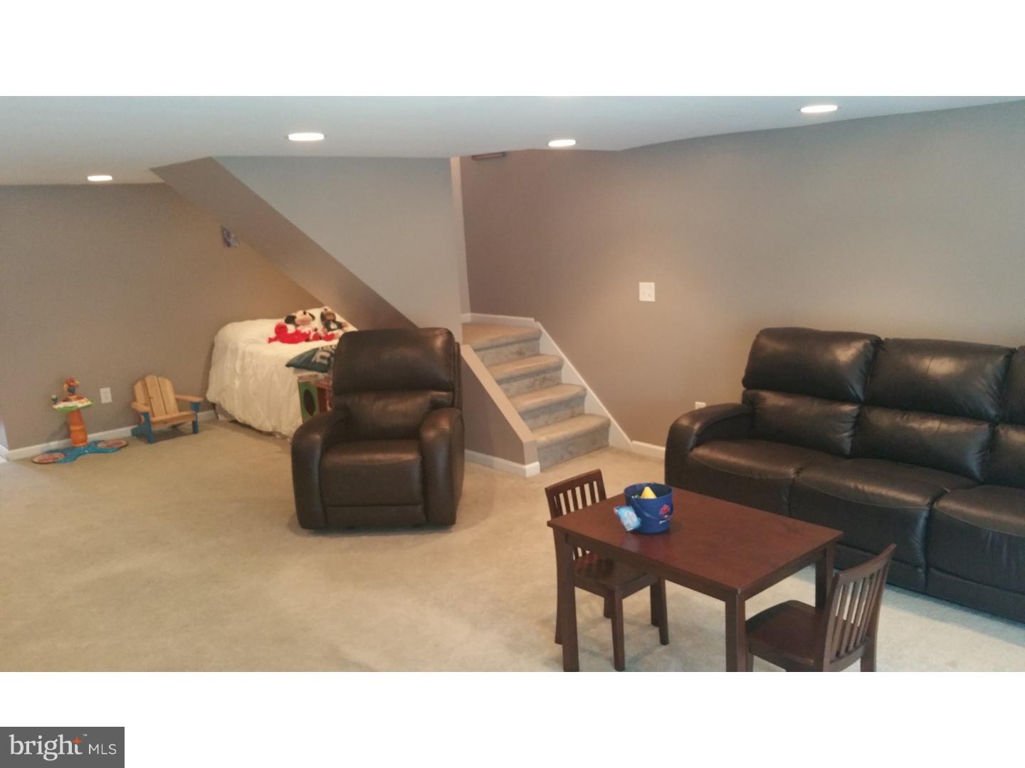 10827 Heflin Road Philadelphia, PA 19154 - Photo 16 of 25 Gallery Image 16