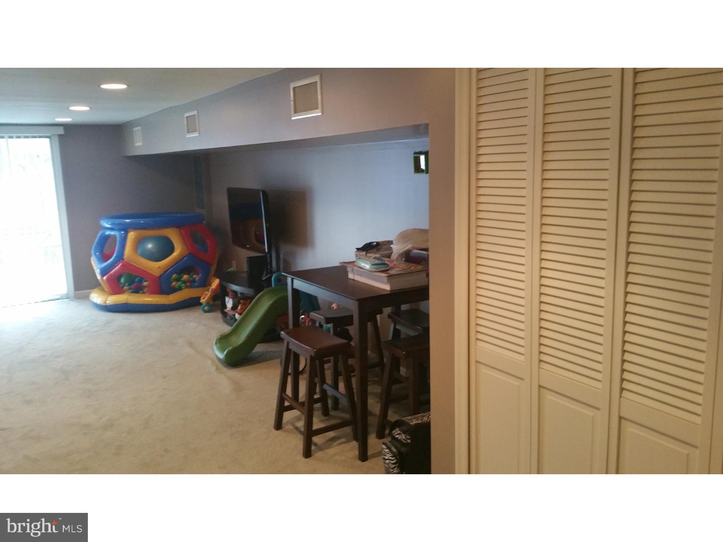 10827 Heflin Road Philadelphia, PA 19154 - Photo 18 of 25 Gallery Image 18
