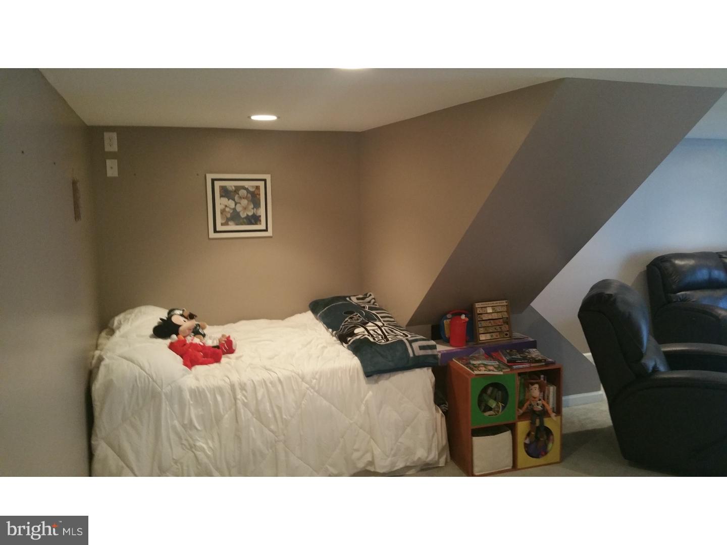 10827 Heflin Road Philadelphia, PA 19154 - Photo 20 of 25 Gallery Image 20