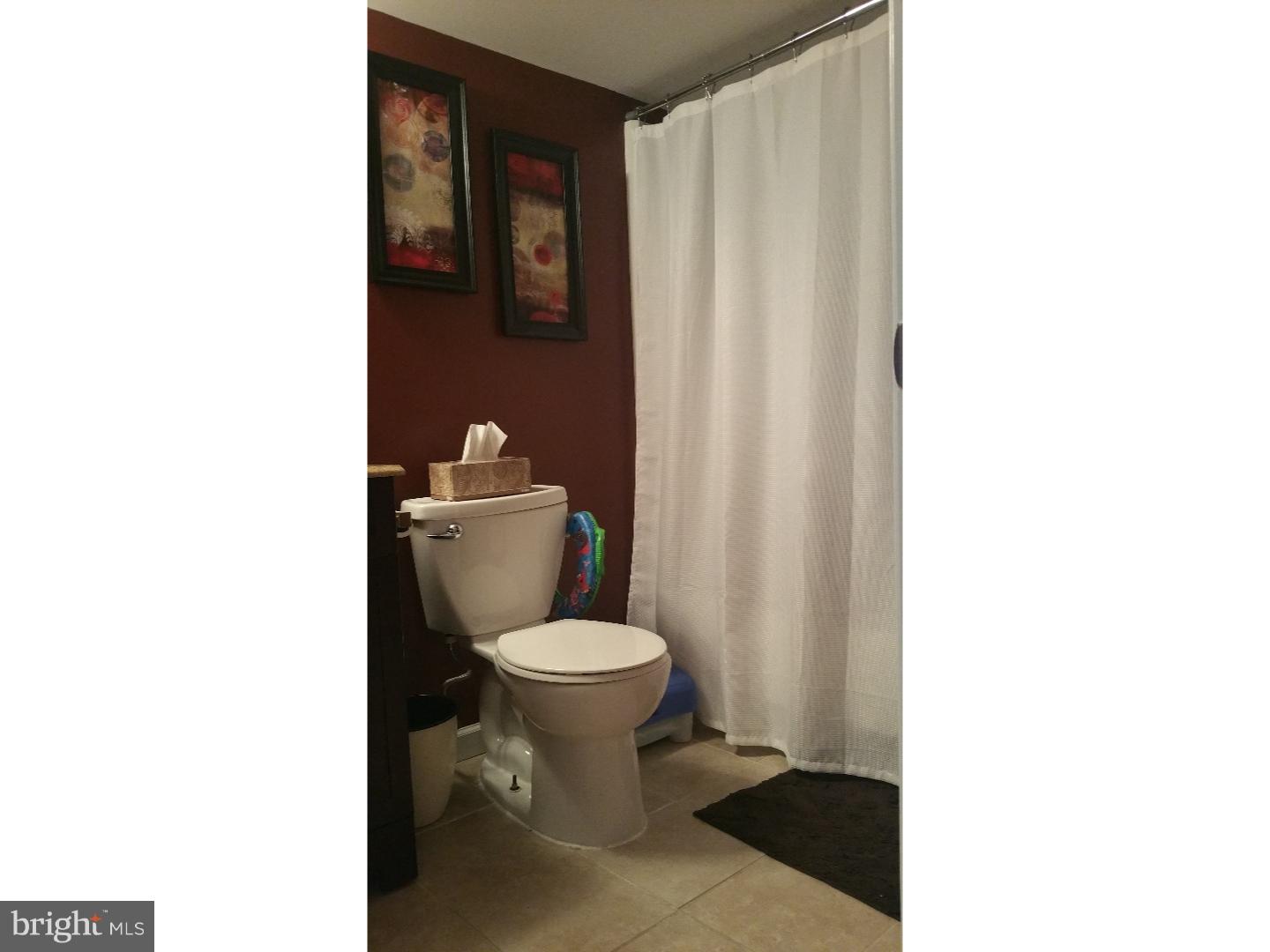 10827 Heflin Road Philadelphia, PA 19154 - Photo 21 of 25 Gallery Image 21