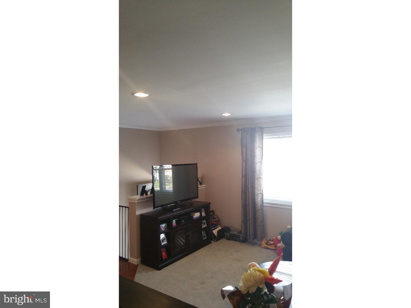 10827 Heflin Road Philadelphia, PA 19154 - Photo 7 of 25 Gallery Image 7