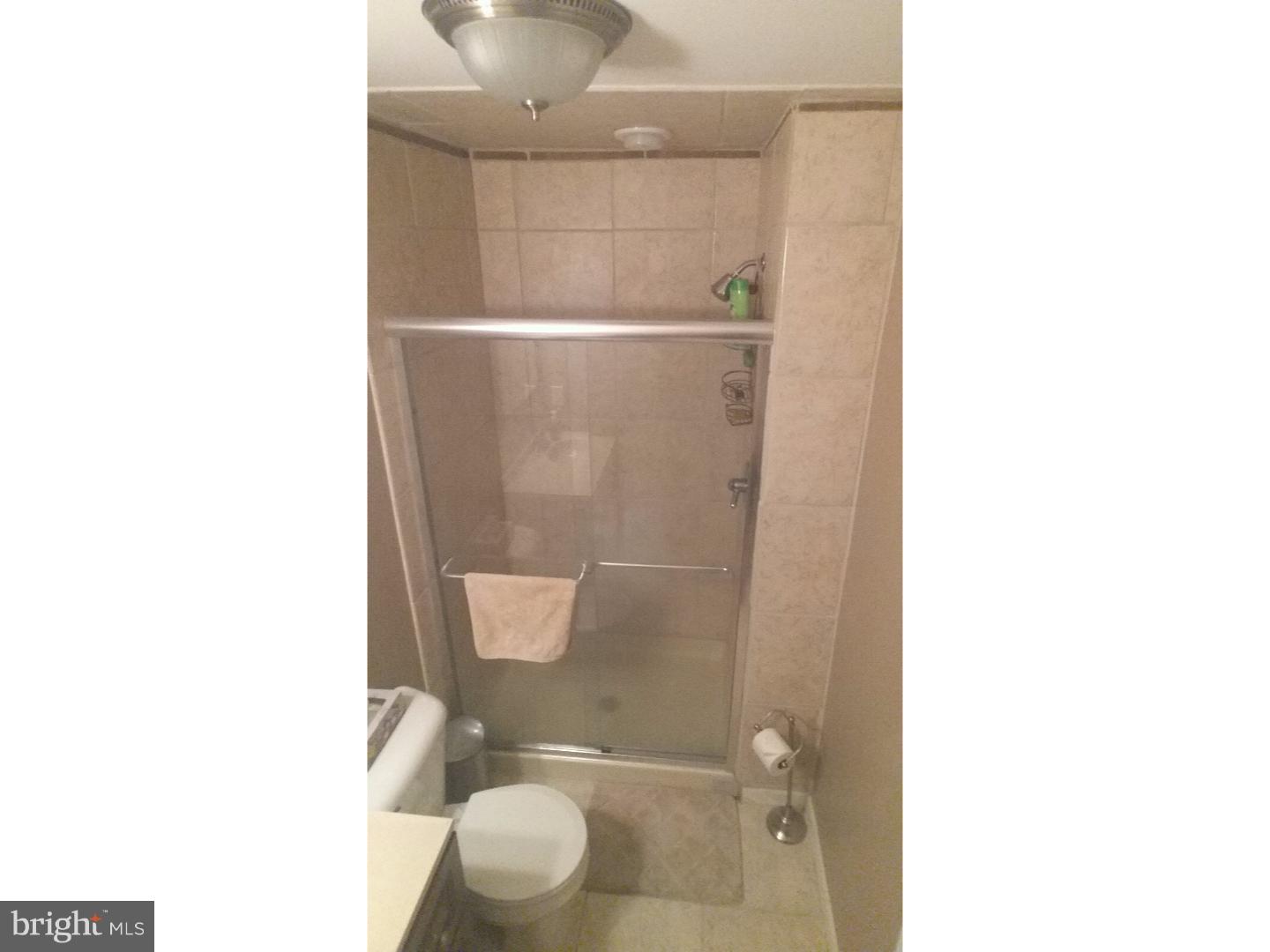 10827 Heflin Road Philadelphia, PA 19154 - Photo 9 of 25 Bathroom