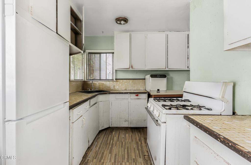 450 West Roderick Avenue Oxnard, CA 93030 - Photo 7 of 24